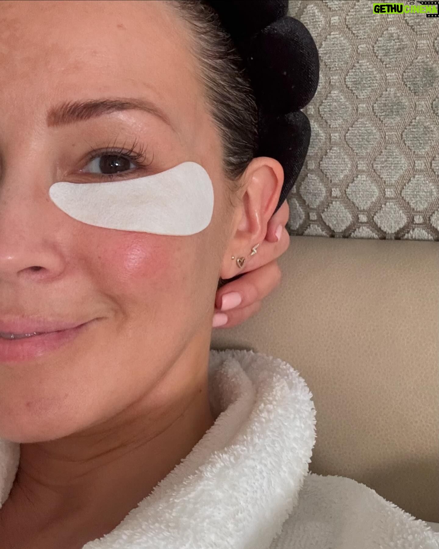 Rachel Stevens Instagram - Had some very much needed R&R and 24 hours off my phone and away from the hustle and bustle thanks to a lovely invite to @champneysspas ππ»I was also invited to try out the emface treatment so will keep you posted on what I thought of itππ» my stay was so so lovely Thank you for taking such care of me ππ» I walked around in my robe most of the day and indulged in some gorgeous relaxing treatments and it was just what I needed and I came away floating βοΈππ»will definitely be back again soon Gifted stay and treatment