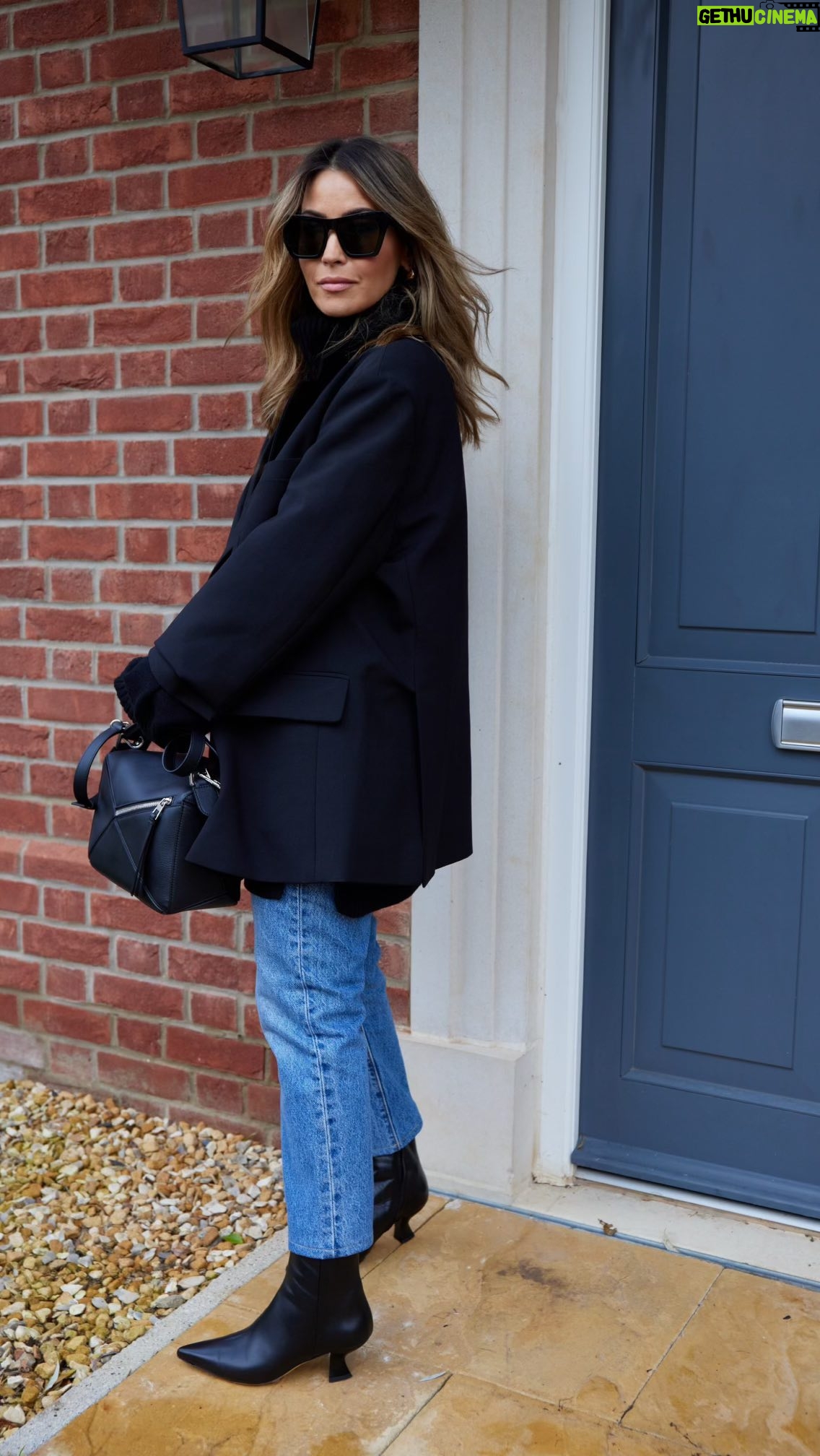 Rachel Stevens Instagram - Walking into this New Year with the fullest ❤️ and some pretty fabulous shoes! Here are some of my favourites from @russellandbromley that will stand the test of time 👌🏻 Classic, stylish and the perfect staples that you’ll want to wear every season 👌🏻 Pr gift