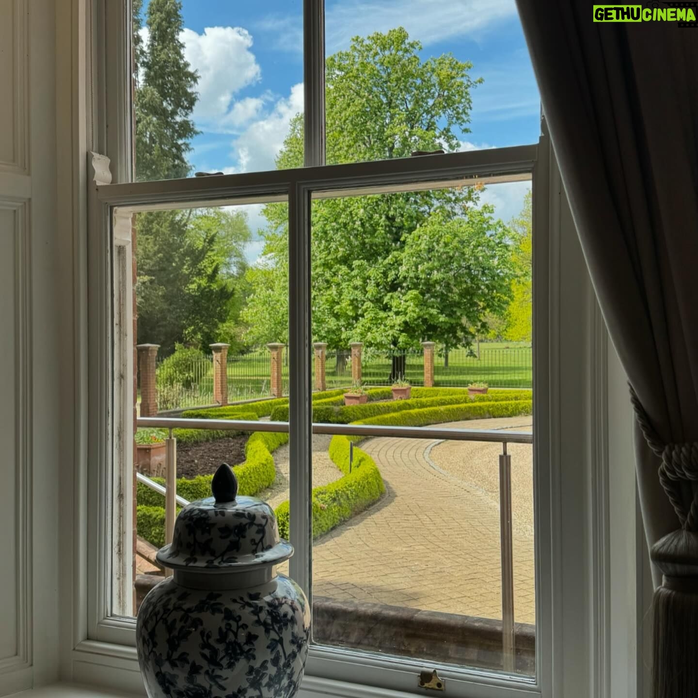 Rachel Stevens Instagram - Week in photos β€οΈπππ» 1 On my way out for busy day of meetings 2π @champneysspas 3 I was invited for a beautiful stay @champneysspas 4πππ @champneysspas 5 π 6 Slow Sundays 7 Cocoπ«Άπ» 8 delicious dinner date @pepos_london with my love @brendynhatfield 9 day of meetings β¦first stop sunny Coal Drops Yard 10 Sunday roast date π«Άπ»