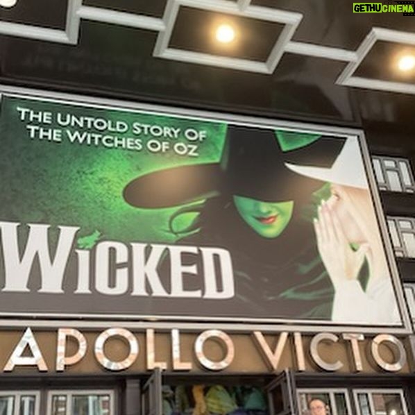 Rachel Stevens Instagram - Happy things this week ❤️🙏🏻 1. Spring weather and light layers 2. London days 3. Shopping trips and try ons 4. Spontaneous Theatre date with my Minnie to see the brilliant @wickeduk again 🙌🏻 5. Gorgeous lunch date with Minnie before the show at our favourite @thewolseley 6. Coco 🫶🏻 7. Sunday lunch date with my love @brendynhatfield @the_cat_inn 8. Signing inserts for my book 💫feeling so real now 9. Dinner date @brendynhatfield ❤️ @sheesh_uk 10. Delicious food @sheesh_uk