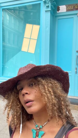 Rachel True Instagram - Baby blue daze 🦋
Happy Sunday 😘
#racheltrue