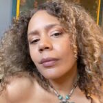 Rachel True Instagram - This my face & these my pores in case you forgot becase I keep forgetting about social media 😂 💜 #racheltrue #stillstanding