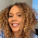 Rachel True Instagram – 🥳Super fun being on a sitcom set this week!
kinda alright being silly & making people laugh for a trabajo 🥳 
How youse doing? 🤩
Now I’m gonna catch up on the finales of some of my favorite shows to binge #Servant & #severance on @appletvplus -they are killing it w/ the ‘S’ shows 😂😍
#racheltrue