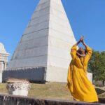 Rachel True Instagram – A quiet walk through el cuidad de los muertos ⭐️ Really digging this anamorphic lens for iphone for the wide shots 
⭐️ I did not place said phone on any graves 
For the walking shots!
Gotta respect the bones 🦋
#metariecemetery #neworleans #pyramid #cemetery