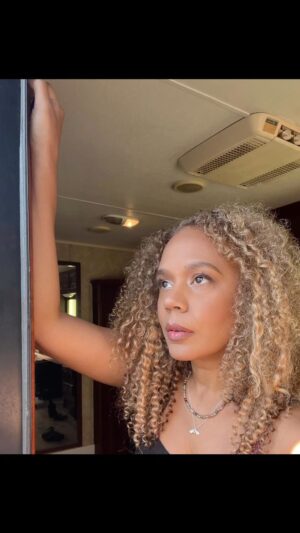 Rachel True Instagram - Mermaid, Elven or witch?
🦋 happy spooky Scorpio season 👻 
Thank you to the fantastic team of makeup & hair stylists I’m lucky to work w/ on this secret project down south 🦋
 & big ups to the very early am sun for the lighting 🌞 & southern humidity for frizzy hair & dewy skin I guess
 ¯\_(ツ)_/¯ 
#racheltrue w/ vocal cameo from @fairuza 😂