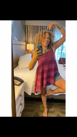 Rachel True Instagram - 💜Love Peace & Harmony 
& yes clearly I wanted to be a ballerina who rode horses when I was 5… alas
🩰 💃🏽 #clumsyballerina 
💯
#racheltrue is in the south 🤩🌞🥳 
(I’m more fun & post more often in my ig stories 😂)
