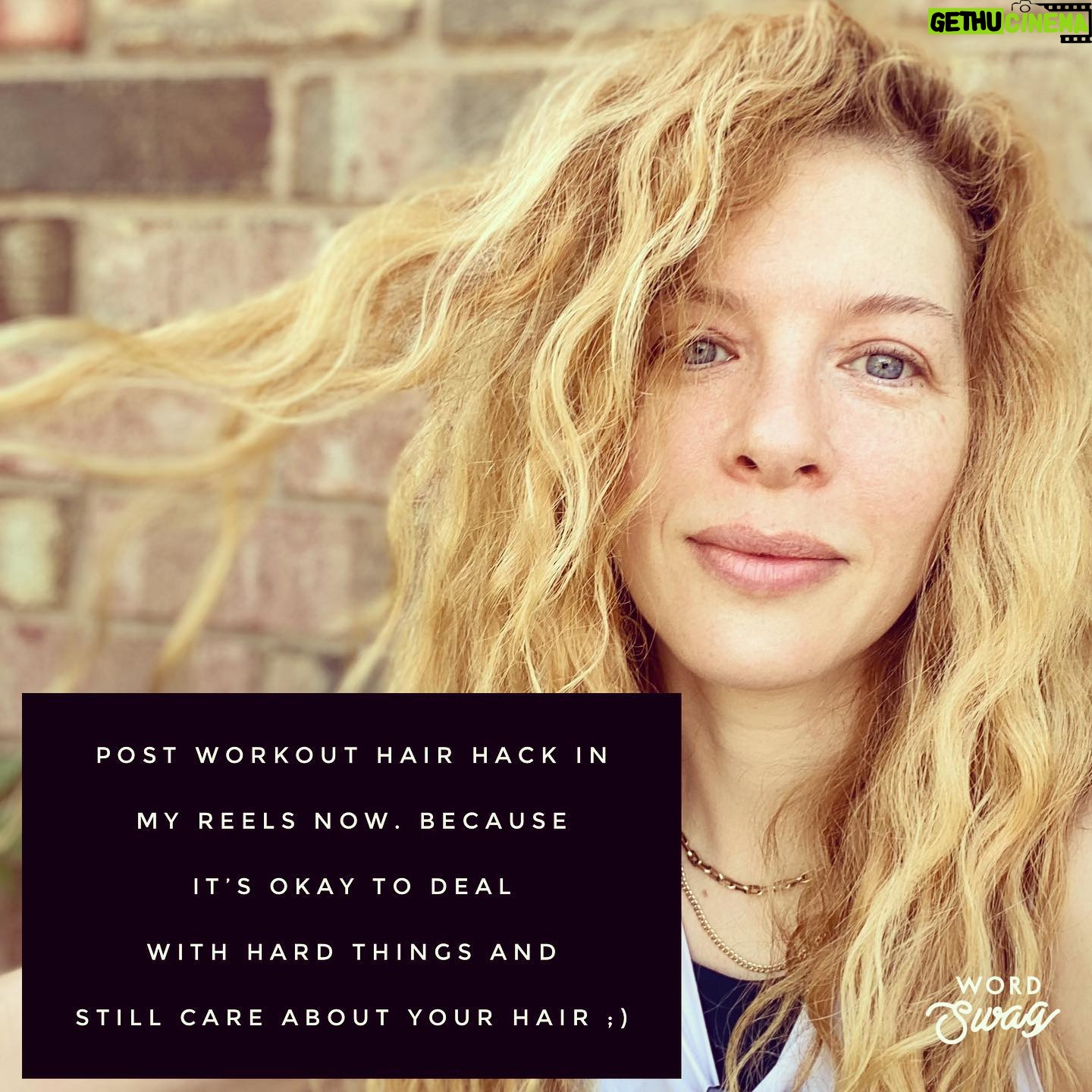 Rachelle Lefevre Instagram - 😜 #curlygirls #curlyhair #frizz #postworkout #workouthair #hairtips #hairhacks #letyourfrizzflagfly
