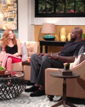 Rachelle Lefevre Instagram - That time on #accesshollywoodlive that an A.D. told @shaq to move but he wanted to sit next to me 🥰 No one can ever take that moment away from me! Congrats on your @orlandomagic jersey retirement Shaq & thanks for the memories ♥️ #32 @accesshollywood @kithoover @therealalfonsoribeiro