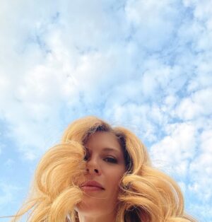 Rachelle Lefevre Instagram - The sun always rises. Feel it all, live out loud, don’t let other people narrate your story.