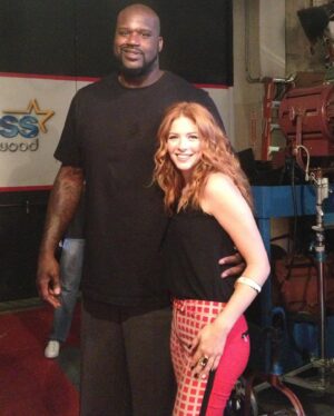 Rachelle Lefevre Instagram - That time on #accesshollywoodlive that an A.D. told @shaq to move but he wanted to sit next to me 🥰 No one can ever take that moment away from me! Congrats on your @orlandomagic jersey retirement Shaq & thanks for the memories ♥️ #32 @accesshollywood @kithoover @therealalfonsoribeiro