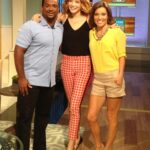 Rachelle Lefevre Instagram - That time on #accesshollywoodlive that an A.D. told @shaq to move but he wanted to sit next to me 🥰 No one can ever take that moment away from me! Congrats on your @orlandomagic jersey retirement Shaq & thanks for the memories ♥️ #32 @accesshollywood @kithoover @therealalfonsoribeiro