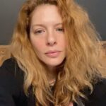 Rachelle Lefevre Instagram - I’m not saying we all need to be perfect all the time or pretend nothing’s wrong or have our feelings or anything like that so please don’t come for me with that 🙏🏻. Thanks! You know what I’m saying because you are either a person who tends to dump on the world and doesn’t reflect enough on how they treat people- strangers and known persons alike- and this message triggered you, or you are a person who thinks about this too and tries their best so you know what I mean. We all have moments, days, weeks even where we can’t show up the way we want to, but we can certainly be aware and do our best so let’s do that! Have a great tip for how you show up respectfully even when you want to go really low? Please share it here, I know we can all use them! ♥️♥️♥️