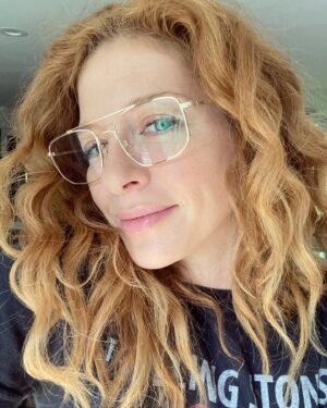 Rachelle Lefevre Instagram - Got my first pair of glasses! I feel smarter already. Might need more styles, this could become a thing 🤓