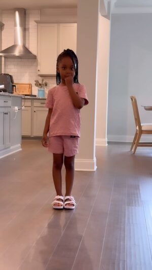 Racquel Palmer Instagram - Brand new shoes 🤣
