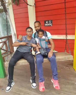 Racquel Palmer Instagram - I don’t know how you do it but I definitely couldn’t do it without you. I love you and so do our children. Happy Father’s Day to my Man! 💙🥰 @dorseapalmer