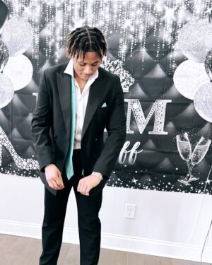 Racquel Palmer Instagram - Elijah & Nia, prom 2024! This one will be remembered 🖤🤍

Styled; @darius.morelife 
Hair; @redastylez