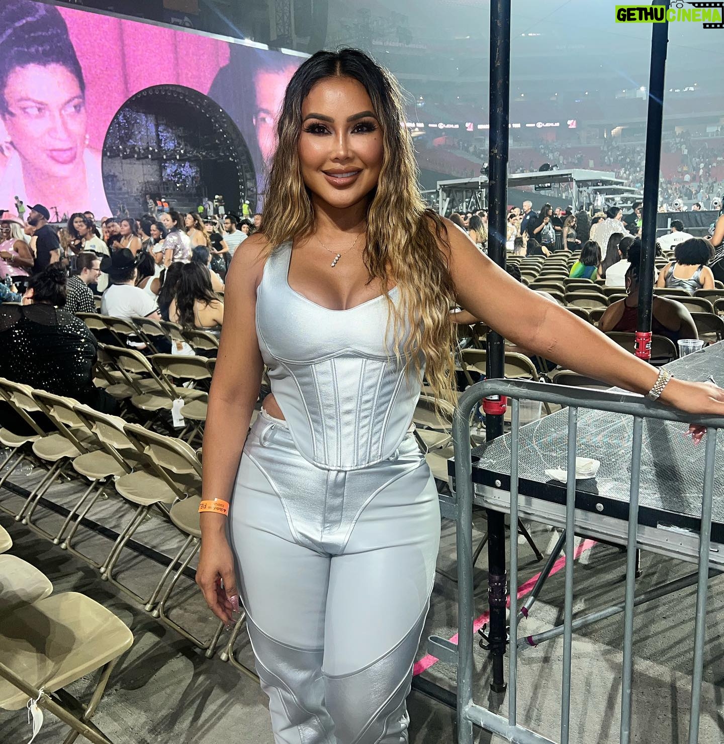 Rada Cheang Instagram - Stronger than a diamond, bigger than the sky. My dream, my courage, my friend ….. forever my baby girl ❤️ #renaissanceworldtour2023