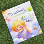 Rafaëlle Roy Instagram – Et une seconde nouvelle en primeur…
J’AI ÉCRIT UN DEUXIÈME LIVRE POUR ENFANTS!!!
Je découvre avec vous la première copie imprimée et j’en suis encore émue en écrivant ces lignes 😮💨
De mon coeur au vôtre,
Voici Et si la nature savait parler?
Disponible partout dès le 14 juin 🫶🏼🌿❤️
@grundquebec toujours, & @jessicatoca aux dessins 🌈