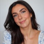 Rafaëlle Roy Instagram – 115 millions d’animaux sont exploités et tués pour les tests, chaque année, à travers le monde.
On n’est pas obligé.es d’y participer.
Let’s do better.
Ma routine beauté est, depuis plus de 15 ans, entièrement végane. Tous mes produits sont aussi non testés sur les animaux. Il ne suffit que de s’informer, de s’outiller et de faire graduellement le switch. On a le choix. On a ce pouvoir-là.
Voici les produits que j’ai utilisés pour cette mise en beauté:
• Cache-cernes: Born This Way de Too Faced
• Bronzer/contour & highlight: Double Take de Uoma Beauty (Black-owned company)
• Blush: Luminous Putty Blush de E.L.F.
• Poudre matifiante: Smooth Out Translucent Setting Powder de Range Beauty (Black-owned company)
• Sourcils: Fro-To-Go de Uoma Beauty (Black-owned company)
• Palette de fards à paupières: tape-à-l’oeil de Maison Jacynthe (compagnie locale)
• Fard en poudre pour mon liner: ombres à paupières minérales Pink Nudes de Pacifica
• Mascara: Better Than Sex de Too Faced
• Crayon à lèvres: Soft & Precise d’Essence
• Gloss: Atelier Sirah (compagnie locale et Black-Owned)
Moi, quand je veux acheter un nouveau produit, je demande à Google s’il est cruelty free et végane. J’ai toujours la réponse en quelques secondes. Évidemment, le best, c’est quand c’est déjà indiqué sur l’item ou quand la compagnie l’est par défaut. Regarde pour les certifications officielles (Peta, Cruelty Free International, etc. Y’a un petit lapin! 🐰)
Aussi, voici un compte ultra pertinent à suivre: @crueltyfreekitty. Toutes les infos s’y retrouvent.
Les animaux ne méritent pas de souffrir pour un coup de pinceau.
Merci d’y réfléchir et d’aligner vos actions à vos valeurs 🌱
Chaque geste compte 🌎🤝🏼❤️🐒