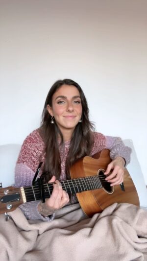 Rafaëlle Roy Instagram - J'ai composé cette chanson dans le lit avec mes 2 enfants à 9pm il y a quelques mois. Je l'ai finie rapidement. I conquered my writer's block with this one. J'en suis tellement heureuse.
Ma @roxannegodmer m'a aidée à trouver le bridge (pas dans cet extrait) 🤜🏼🤛🏼
This is actually one of my favorites. En espérant qu'elle berce votre coeur comme elle berce le mien

Your Favorite Dress — an original ❤️‍🩹🌊 (sneek peak)