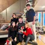 Raffaella Zardo Instagram - Buon Natale a tutti 🎄❤️ Merry Christmas to everyone 🎄❤️ Feliz Navidad a todos!!!!! Tanti auguri con tutto il cuore a voi e alle vostre famiglie 🥰😘❤️