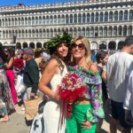 Raffaella Zardo Instagram - Graduation Day 👩‍🎓 Se sognare un po’ è pericoloso. Il rimedio non è sognare di meno, ma sognare di più , sognare tutto il tempo. Brava Aurora ! @aurorarebellato #110elode #congratulations #❤️