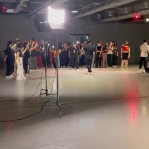 Rageon Instagram - @1milliondance 
차분한 무드도 좋아
by rageon