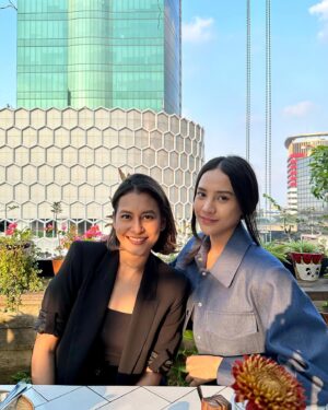 Raihaanun Instagram - Quality time with mi NyaNya 🌹