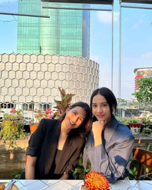Raihaanun Instagram - Quality time with mi NyaNya 🌹