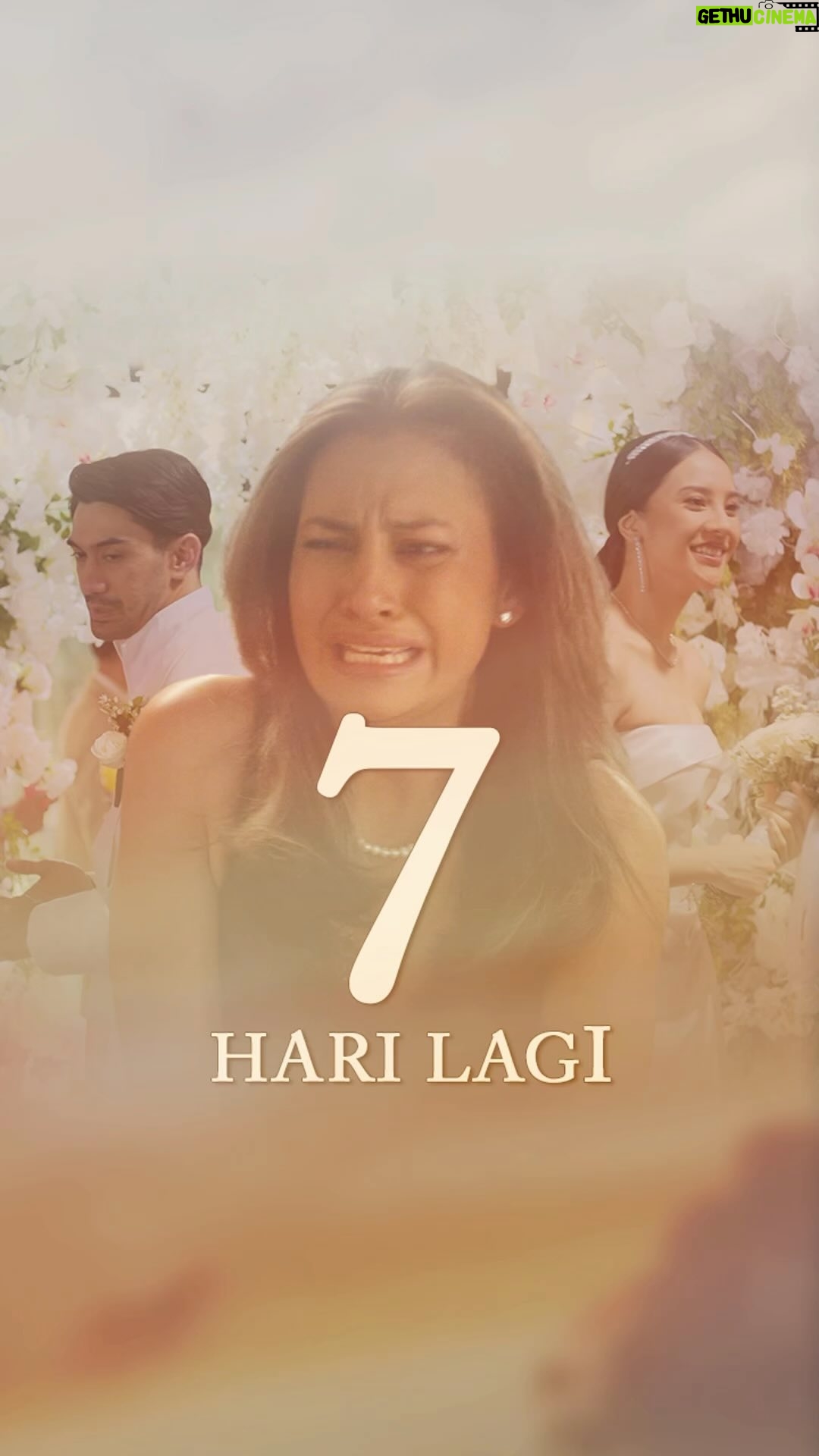 Raihaanun - 19.5K Likes - Setelah semua yang terjadi, apakah Aris menyesal telah menentukan pilihannya terhadap Lydia? Apakah Aris ingin kembali bersama Kinan?
𝟳 𝗛𝗔𝗥𝗜 𝗟𝗔𝗚𝗜 Layangan Putus The Movie mulai 21 Desember 2023 di bioskop. Tahan emosimu!
#LayanganPutusTheMovie
#LayanganPutus
#MDEntertainment
#MDPictures