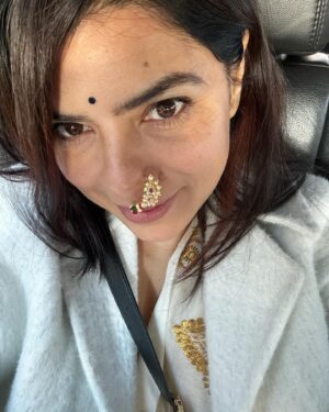 Rajshri Deshpande Instagram - My 87 year old father told me you are not just telling story of yourself or your parents but story of million villages, farmers and youngsters everywhere who is trying to find a place for themselves. Please Tell them truth with empathy. And don’t forget we will be always with you protecting like the turtle’s back 🐢 

Thank you @uofmichigan for making me part of your incredible conference. It was inspiring to listen to such diverse, passionate, beautiful and warm individuals.