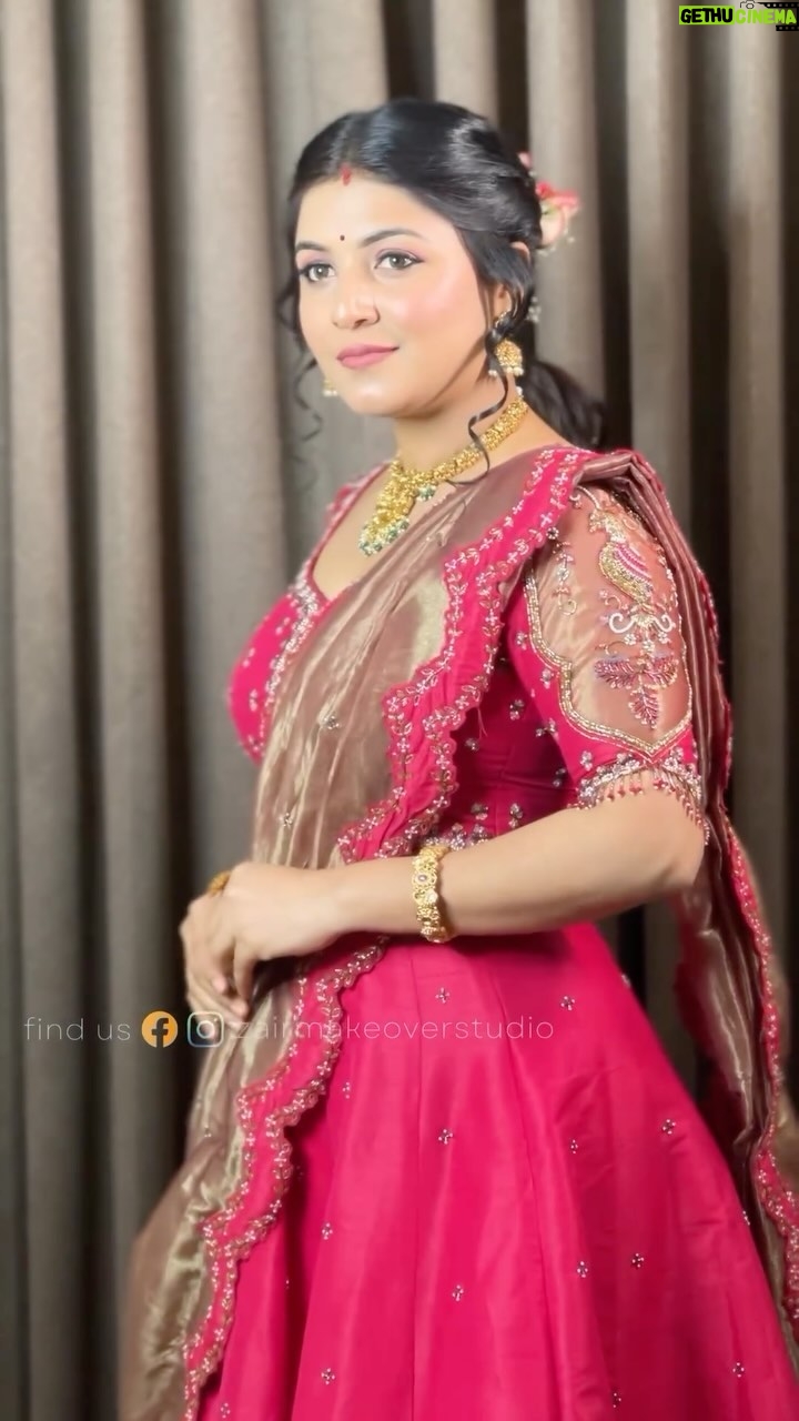 Raksha Raj Instagram - Fan moment❤️😍 @raksha_dellu MUA : @zairmakeoverstudio Costume: @evanshi_designs Jewel: @planetjewel • • • • #appu #indianactresses #fan #fangirl #fanmoment