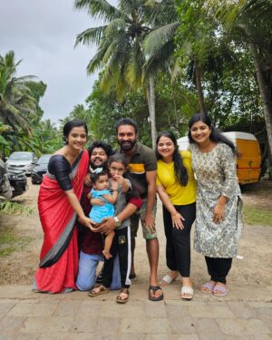 Raksha Raj Instagram - ♥️🥰
#familysince2020 #santhwanam #asianet #friendship #2024