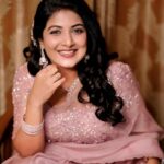 Raksha Raj Instagram - 🩷🌸 . Designer : @lizcreationsboutique MUH : @zairmakeoverstudio Photography : @arjundev_photography Jewels : @orchidfashionstores . . #inauguration #thiruvilwamala #picoftheday