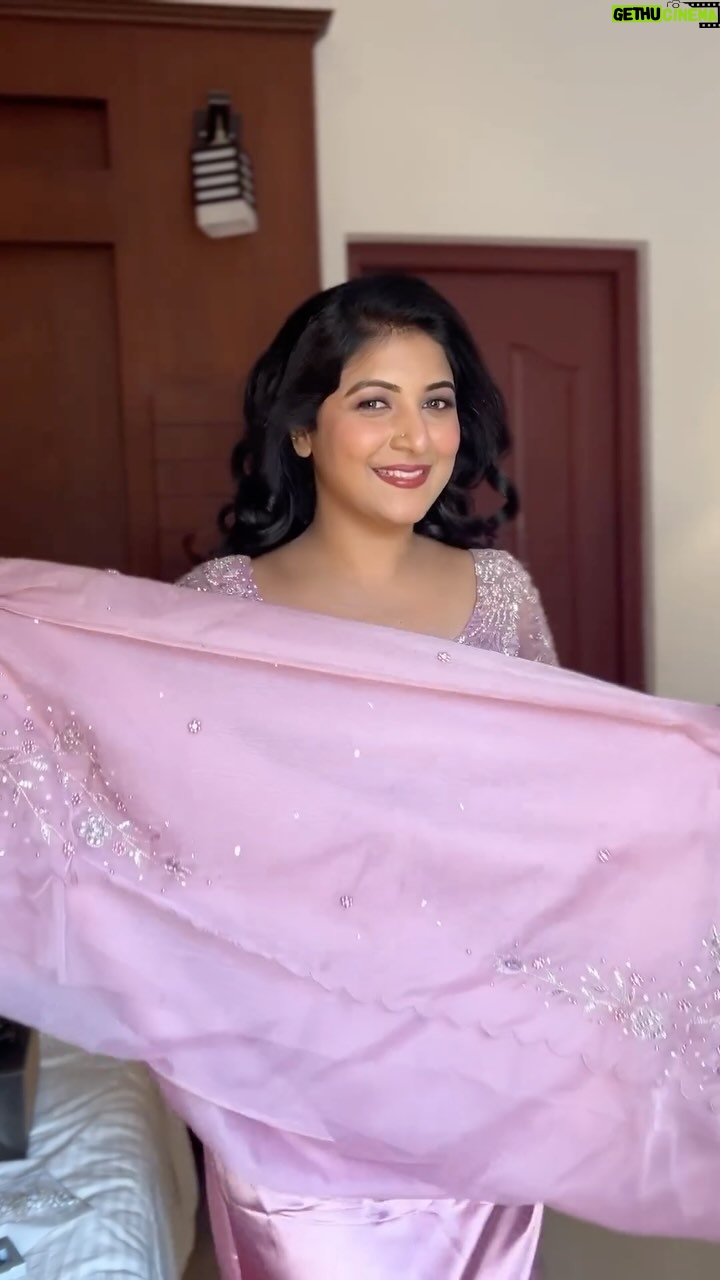 Raksha Raj - 23.3K Likes - Pretty in Pink💗
#actress #indianactress #asianet #santhwanam #trendingreels #trending #reels