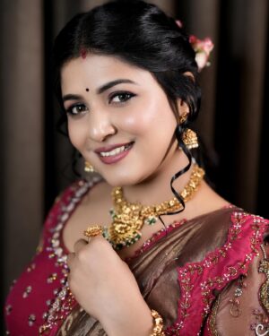 Raksha Raj Instagram - ❤️

📸 : @paper_plane_wedding 
👗 : @evanshi_designs 
💄: @zairmakeoverstudio 
✨ : @planetjewel 
.
.
.
#instagood #instadaily #photoshoot #red #ootd #traditional #kerala #picoftheday