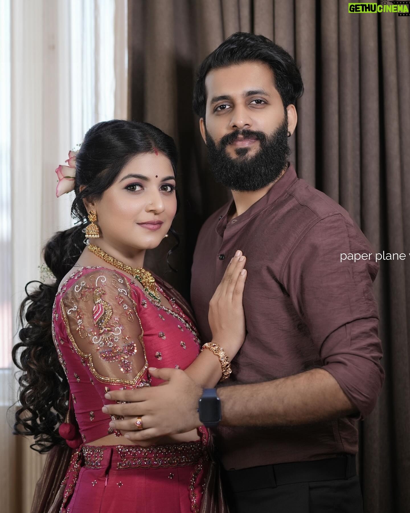 Raksha Raj - 65.4K Likes - With the right person, you don’t have to work too hard to be happy. It just happens ❤️🧿
#Arksha
.
Photography : @paper_plane_wedding
Attire : @evanshi_designs
MUH : @zairmakeoverstudio
Jewels : @planetjewel