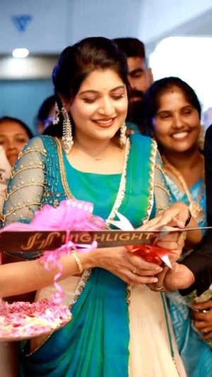 Raksha Raj Instagram - Thank you Vadakkencherry for your love ❤️🫶🏻
@highlight_bridal_makeup_studio 
.
👗: @lizcreationsboutique 
💄: @zairmakeoverstudio 
📸 : @vkphotography.cbe 
✨ : @orchidfashionstores 
.
.
.
#inauguration #vadakkencherry #reels #trendingreels #reelitfeelit #reelsinstagram