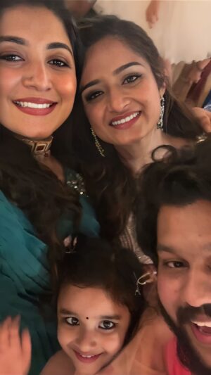 Raksha Raj Instagram - ❤️🥰
.
.
.
#reels #trendingreels #trending #explore #sangeet #dance #party #wedding #telugu #telugusongs