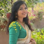 Raksha Raj Instagram - പുഴയിന്നൊരു നാടൻ പെണ്ണായോ.. Blouse : @shanyfashion_aasha
