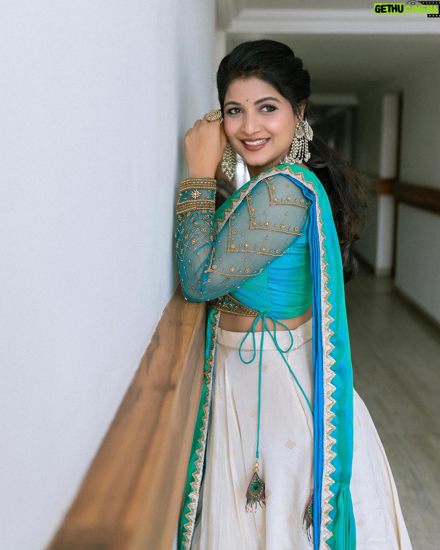 Raksha Raj - 38K Likes - 💙🦚
.
Designer : @lizcreationsboutique
Photography : @vkphotography.cbe
MUH : @zairmakeoverstudio
Jewels : @orchidfashionstores
.
.
#inauguration #vadakkenchery #picoftheday