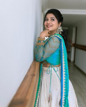 Raksha Raj Instagram - 💙🦚

.
Designer : @lizcreationsboutique 
Photography : @vkphotography.cbe 
MUH : @zairmakeoverstudio 
Jewels : @orchidfashionstores 
.
.

#inauguration #vadakkenchery #picoftheday
