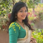 Raksha Raj Instagram - പുഴയിന്നൊരു നാടൻ പെണ്ണായോ.. Blouse : @shanyfashion_aasha