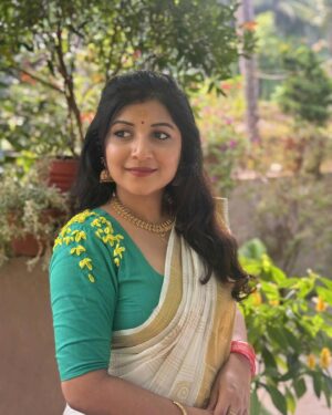 Raksha Raj Instagram - പുഴയിന്നൊരു നാടൻ പെണ്ണായോ.. 

Blouse : @shanyfashion_aasha