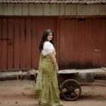 Raksha Raj Instagram - അവൾ പ്രകൃതിയും കവിതയും ഇടകലർന്ന പുഴയാണ് 📸 : @rkl_films_ 💄: @ziaora_makeover_studio_ .