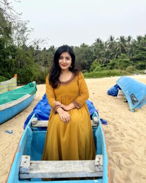 Raksha Raj Instagram - 🐚🌊🧡
.
👗 : @kiyaraboutique_