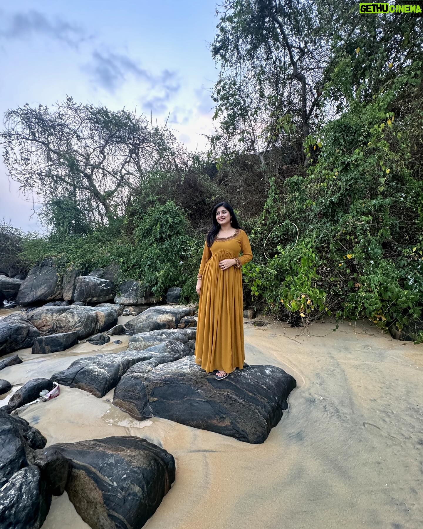 Raksha Raj - 43.8K Likes - 🐚🌊🧡
.
👗 : @kiyaraboutique_