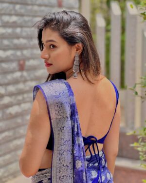 Ramola Instagram - "😉"

.
.
.
.
.
#sixyardsofelegance #actressshot #bluesaree💙 #sareefashion #vijayprakashsongs #seerelihudigiranodalebaaradu #sandlwoodactress #newfaceactress #kannadamovies #kannadaserials #sandlewood