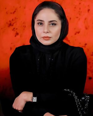 Rana Azadivar Instagram - یک قسمت تا پایان فصل دوم #زخم_کاری 
تا اینجا چطور بود ؟