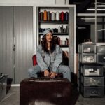 Rania Saiidii Instagram - Voici une expérience de shooting qui me tient particulièrement à cœur ! C'était bien plus qu'un simple travail, c'était une expérience humaine enrichissante où le rire, le soutien et la confiance étaient au rendez-vous. Chacun a mis du cœur à l'ouvrage et était à sa place ce jour-là. Je tiens également à féliciter ma sœur, @rawellsaiidii , pour avoir géré toute la partie artistique. Elle a minutieusement pensé à chaque détail des looks que vous avez pu voir. Rawel est passionnée de mode depuis son plus jeune âge et son rêve est de devenir styliste. Je la soutiens pleinement dans cette voie car elle possède une connaissance approfondie des matières, motifs et couleurs, qu'elle partage au quotidien dans ses réseaux et créations. Je suis reconnaissant envers @ninascaly et @tissecosolidaire pour avoir rendu cela possible. Sans eux, cette opportunité n'aurait pas existé. Je leur souhaite tout le soutien et la force nécessaires pour poursuivre ce genre de projets et d'accomplissement. Bravo à tous !
